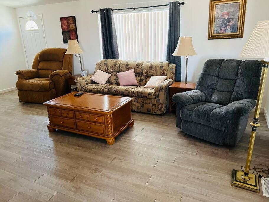 Death Valley/Prairiefire 3Bd/2Ba Home W/ Kitchen Pahrump Dış mekan fotoğraf